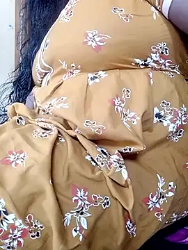 Snapshot of harinisree chatting on November 17, 6:41 am harinisree online show from November 17, 6:41 am