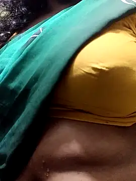 Snapshot of harinisree chatting on December 17, 4:18 am harinisree online show from December 17, 4:18 am