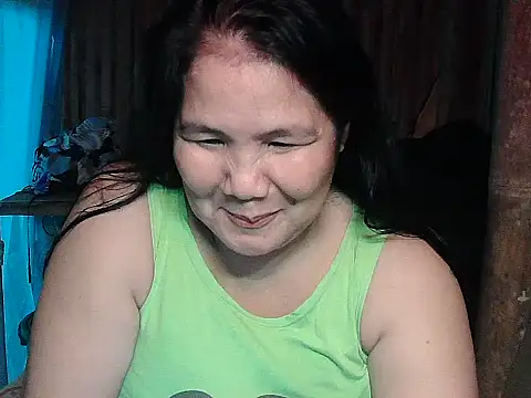 Snapshot of milagrose_rose chatting on May 12, 11:07 am milagrose rose online show from May 12, 11:07 am