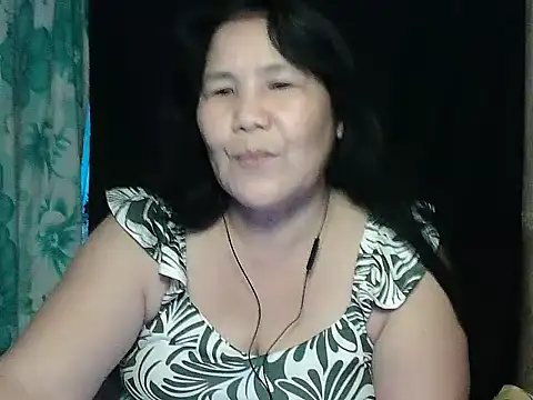 Snapshot of milagrose_rose chatting on May 15, 10:50 pm milagrose rose online show from May 15, 10:50 pm