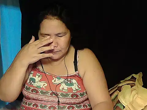 Snapshot of milagrose_rose chatting on May 16, 10:47 am milagrose rose online show from May 16, 10:47 am