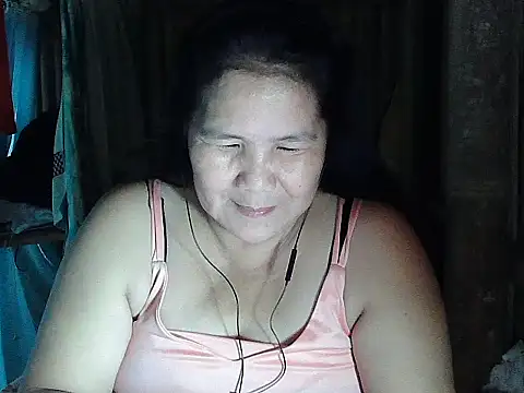Snapshot of milagrose_rose chatting on May 17, 11:17 am milagrose rose online show from May 17, 11:17 am