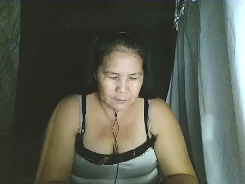 Snapshot of milagrose_rose chatting on May 23, 11:25 am milagrose rose online show from May 23, 11:25 am