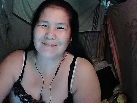 Snapshot of milagrose_rose chatting on May 27, 2:47 pm milagrose rose online show from May 27, 2:47 pm