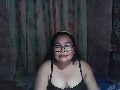 Snapshot of cris_tita chatting on March 11, 12:55 pm cris tita online show from March 11, 12:55 pm
