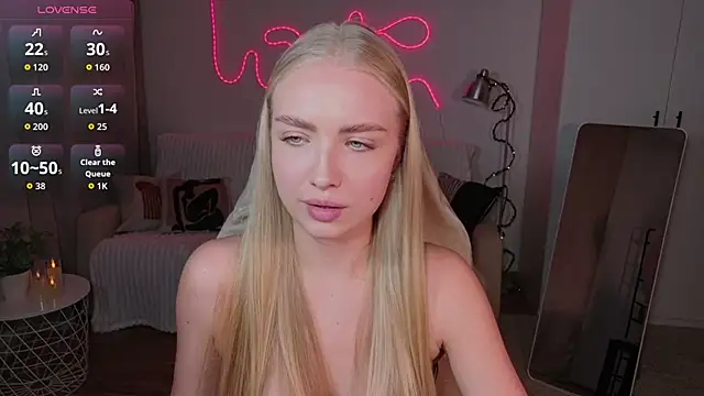 TessaGrays online show from March 2, 7:10 pm