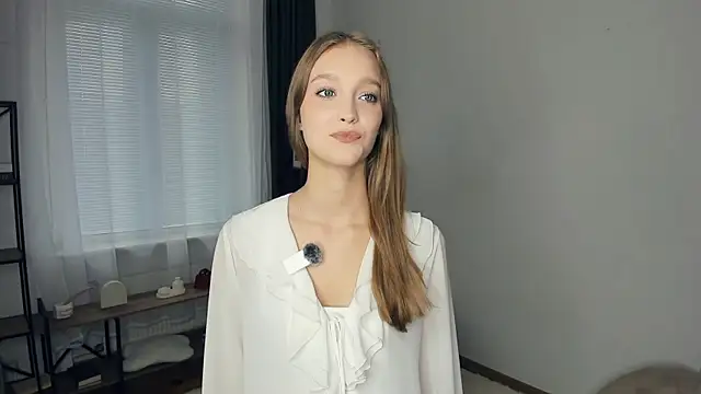 SerrenaAa online show from October 7, 8:22 am