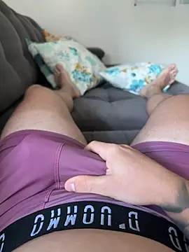 luizrgg online show from March 2, 11:39 am