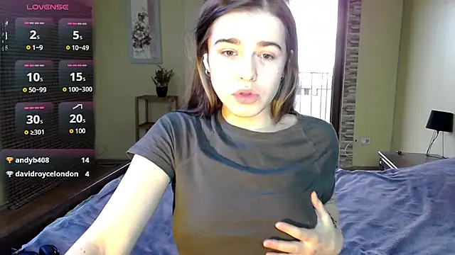 ShellyMoon  online show from October 9, 2:15 pm