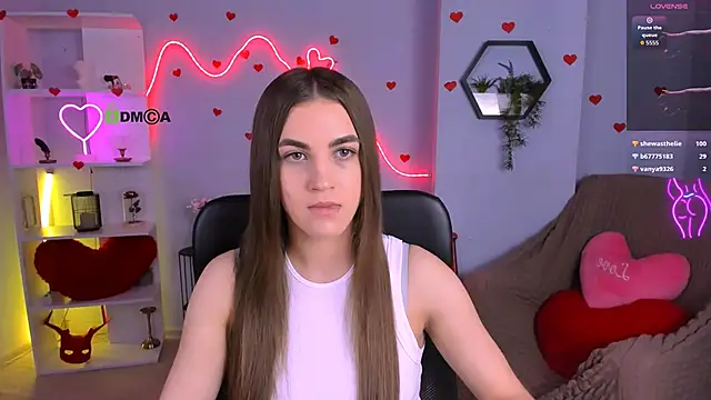 Snapshot of lina_fox12 chatting on June 18, 12:20 pm lina fox12 online show from June 18, 12:20 pm
