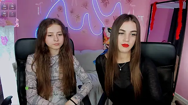 Snapshot of lina_fox12 chatting on July 6, 12:24 pm lina fox12 online show from July 6, 12:24 pm
