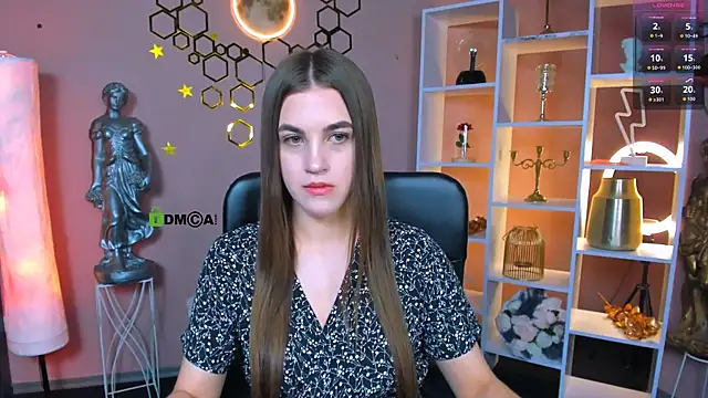 Snapshot of lina_fox12 chatting on July 27, 12:23 pm lina fox12 online show from July 27, 12:23 pm
