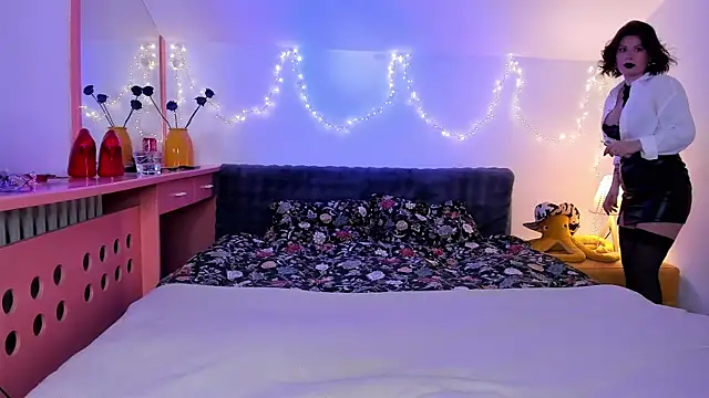 Me-Dea online show from March 28, 7:19 am