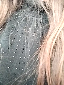 Snapshot of PEEHU-50 chatting on February 11, 3:11 am PEEHU-50 online show from February 11, 3:11 am