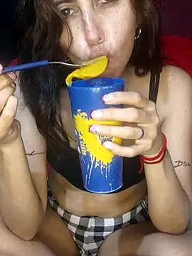 Snapshot of Millerlia97 chatting on October 22, 4:24 am Millerlia97 online show from October 22, 4:24 am