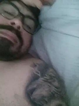 Snapshot of Macedo_Bull chatting on October 2, 1:23 am Macedo Bull online show from October 2, 1:23 am