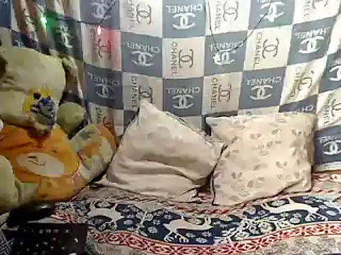 Snapshot of RoseNaya chatting on April 16, 5:08 am RoseNaya online show from April 16, 5:08 am