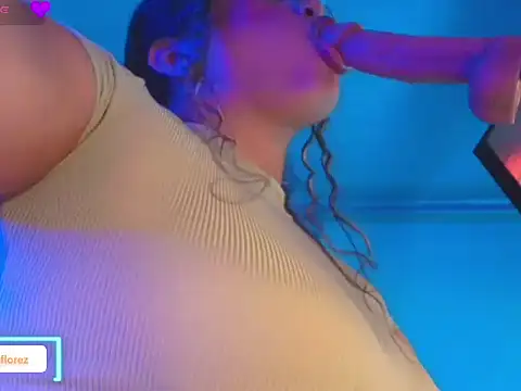 scarlet queen   online show from September 30, 3:11 am