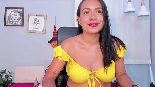 Snapshot of Lilo_Rose chatting on October 21, 7:36 pm Lilo Rose online show from October 21, 7:36 pm