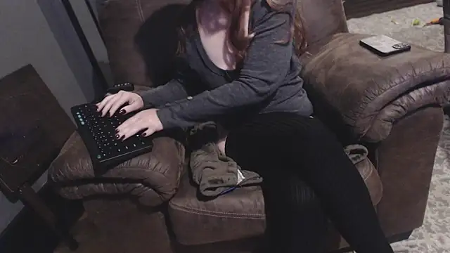 Snapshot of LetUsShowU2 chatting on October 5, 4:16 pm LetUsShowU2 online show from October 5, 4:16 pm