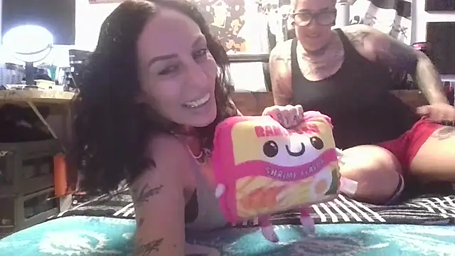 inkdhollow1 online show from November 20, 3:39 am