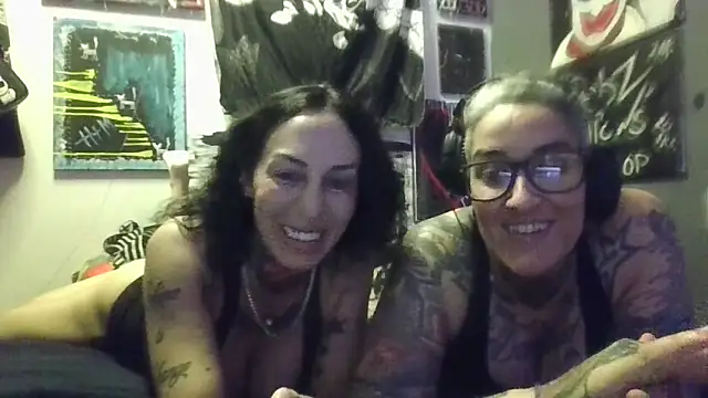 Snapshot of inkdhollow1 chatting on May 6, 7:13 am inkdhollow1 online show from May 6, 7:13 am