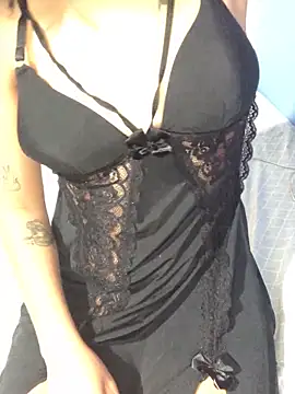 Snapshot of deby_03 chatting on October 31, 11:28 pm deby 03 online show from October 31, 11:28 pm