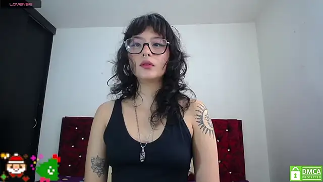 Lia Carter  online show from December 1, 7:19 pm