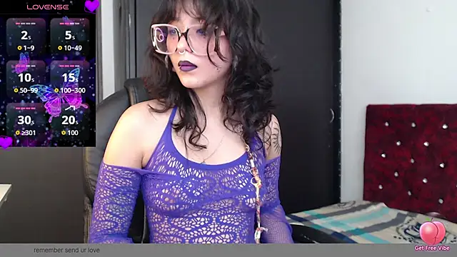 Lia Carter  online show from February 12, 9:10 pm