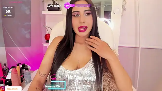 Snapshot of niky_love21 chatting on June 3, 10:48 pm niky love21 online show from June 3, 10:48 pm