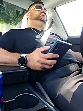 Roddog18 online show from April 14, 10:38 pm