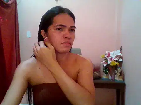Snapshot of sweet_yummy69 chatting on April 22, 10:55 pm sweet yummy69 online show from April 22, 10:55 pm