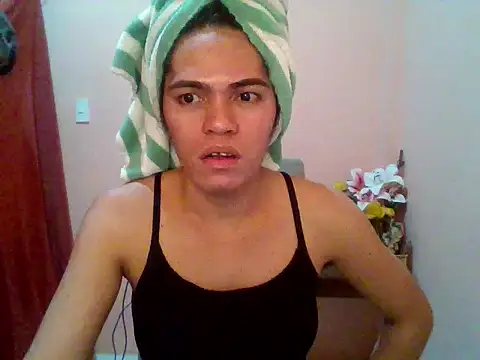 Snapshot of sweet_yummy69 chatting on April 26, 10:51 pm sweet yummy69 online show from April 26, 10:51 pm