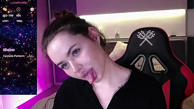 Snapshot of AlmaryKim chatting on December 9, 8:44 pm AlmaryKim online show from December 9, 8:44 pm