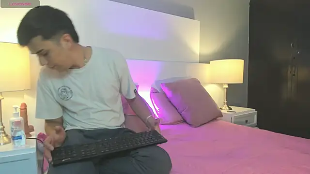 Dylan Katte online show from May 10, 11:21 pm