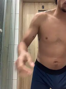 Snapshot of longitu3 chatting on September 30, 4:39 am longitu3 online show from September 30, 4:39 am