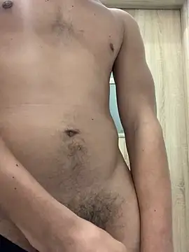 Snapshot of longitu3 chatting on October 2, 9:00 pm longitu3 online show from October 2, 9:00 pm