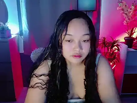 UrFavouriteCravings online show from April 18, 1:53 am