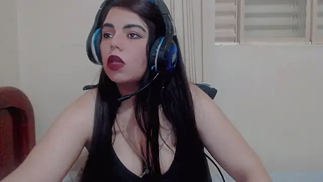 Snapshot of AgathaMendes chatting on October 15, 12:33 am AgathaMendes online show from October 15, 12:33 am