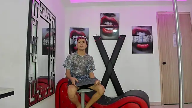 VERY HOT GUYS online show from November 12, 1:28 am