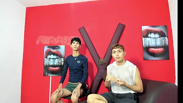 VERY HOT GUYS online show from April 2, 7:17 am