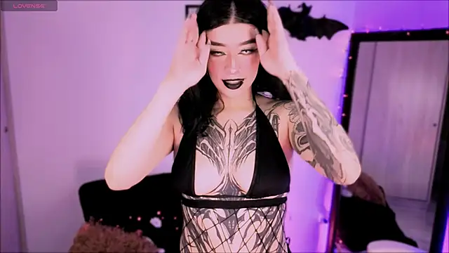 Snapshot of VanessaBlackrose chatting on October 7, 11:13 pm VanessaBlackrose online show from October 7, 11:13 pm