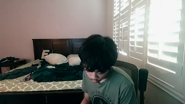 youngasianboy2007 online show from April 20, 5:16 pm