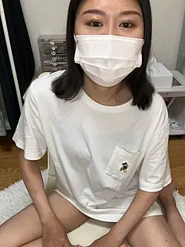 Snapshot of mia2_jp chatting on July 6, 1:57 am mia2 jp online show from July 6, 1:57 am