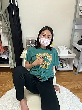 Snapshot of mia2_jp chatting on July 21, 9:11 am mia2 jp online show from July 21, 9:11 am