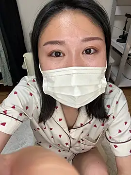 Snapshot of mia2_jp chatting on August 1, 12:10 am mia2 jp online show from August 1, 12:10 am