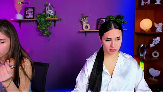 Snapshot of vivy_star1 chatting on April 22, 6:53 pm vivy star1 online show from April 22, 6:53 pm