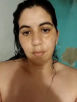 Snapshot of Benditofetiche chatting on November 5, 4:01 am Benditofetiche online show from November 5, 4:01 am