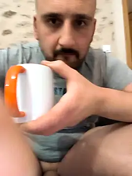 Snapshot of fred77183 chatting on December 4, 4:27 pm fred77183 online show from December 4, 4:27 pm