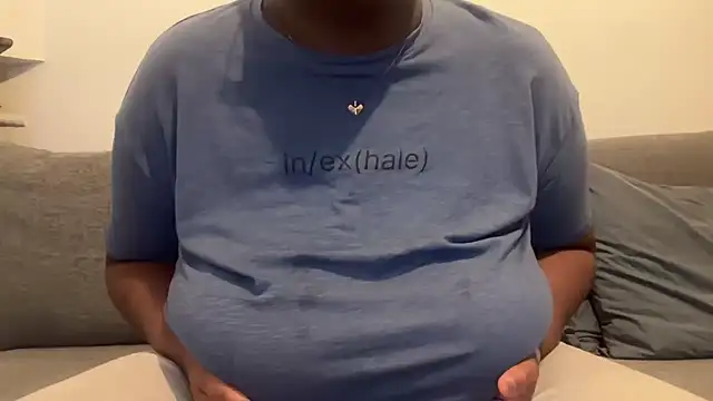 nanaisbackk online show from April 19, 10:12 pm